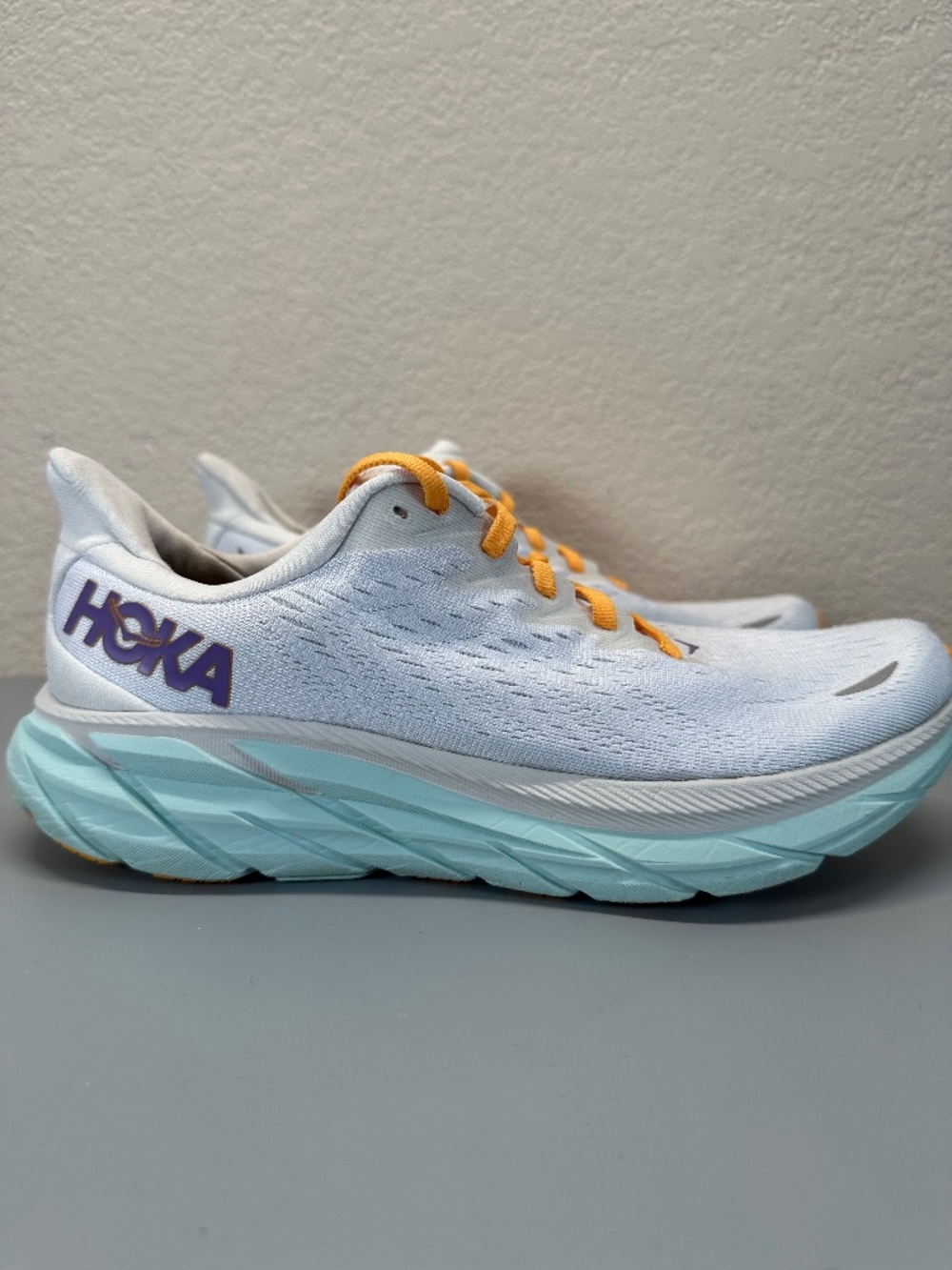 Hoka One One Clifton 8 Womens 8D Sneakers Running Outdoors Sporty Casual